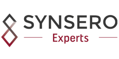 Logo für Synsero Experts, eine B2B-Agentur, mit einem geometrischen rautenförmigen Symbol auf der linken Seite und dem Schriftzug SYN SERO in fetten Großbuchstaben über dem Wort Experts in Rot, mit zwei horizontalen Linien auf beiden Seiten. - NINE brackets Digitalagentur München